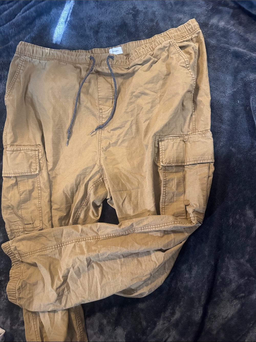 Old Navy Men's Cargo Pants in Khaki